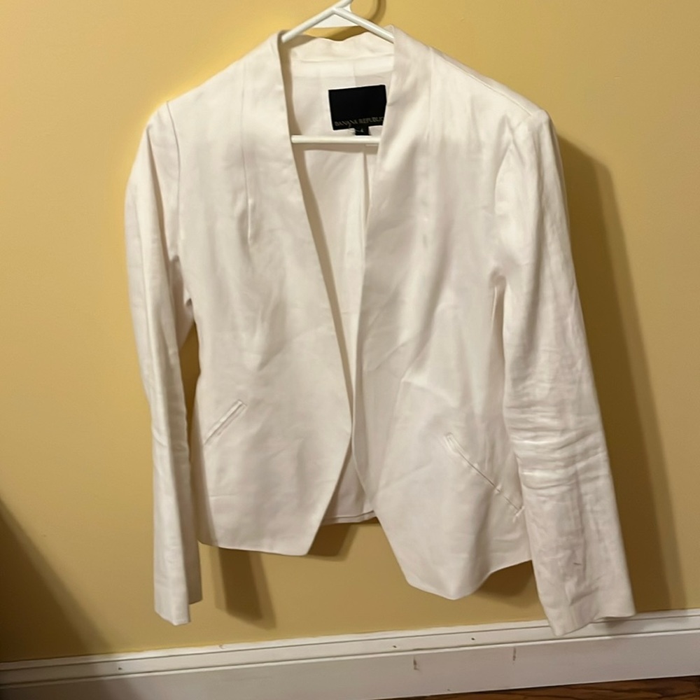 Banana republic White Linnen blazer never worn
